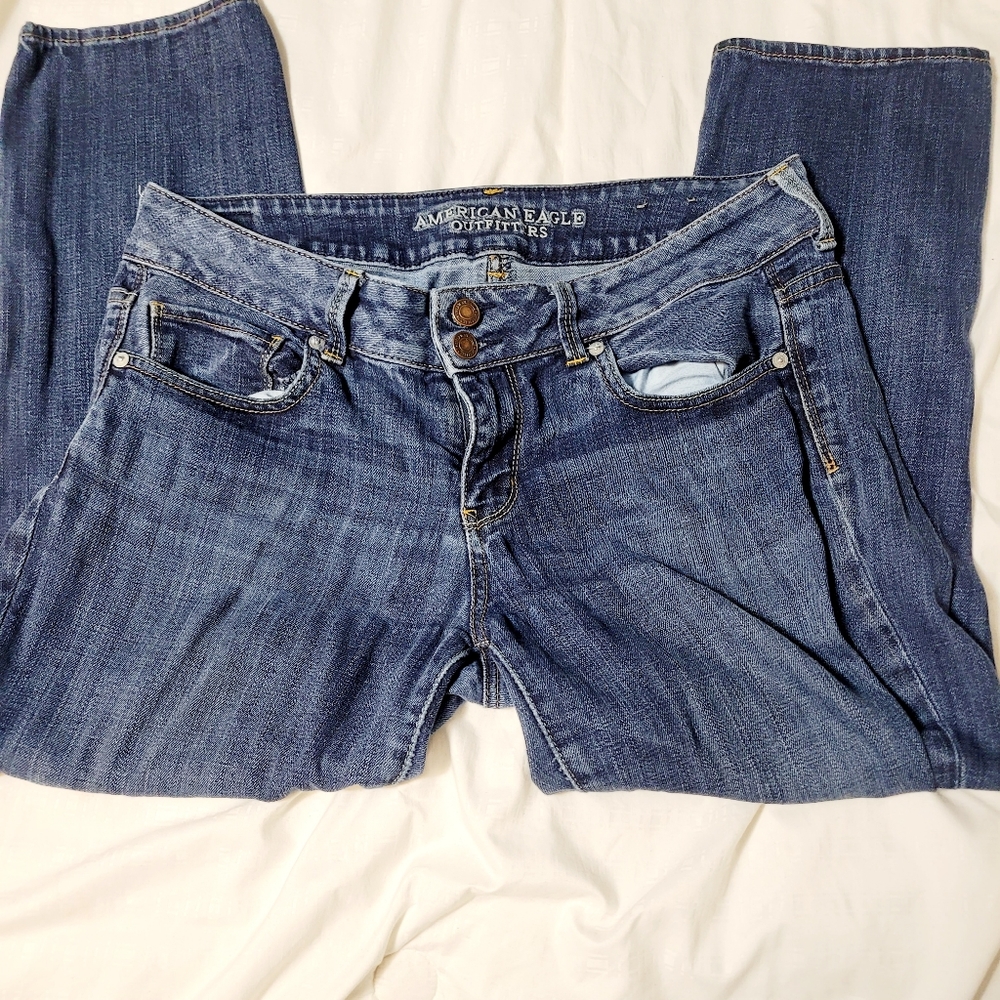 American Eagle Artist Crop